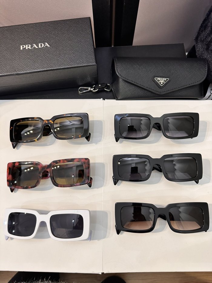 Prada Sunglasses PRA07S SM031