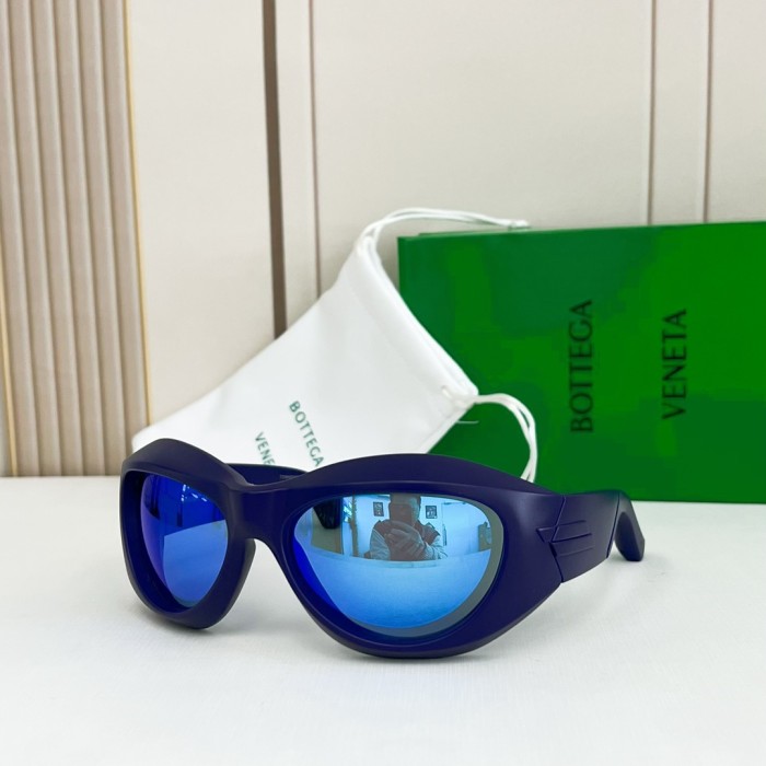 Bottega Veneta Sunglasses BV1087S SM051