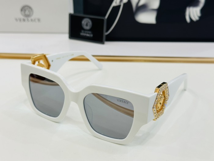 Versace Sunglasses VE6750 SM051