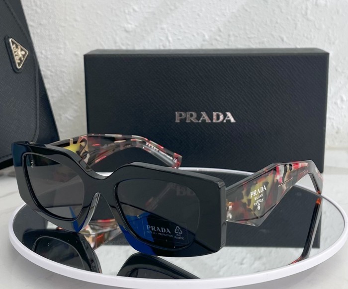 Prada Sunglasses SPR 15Y SM051
