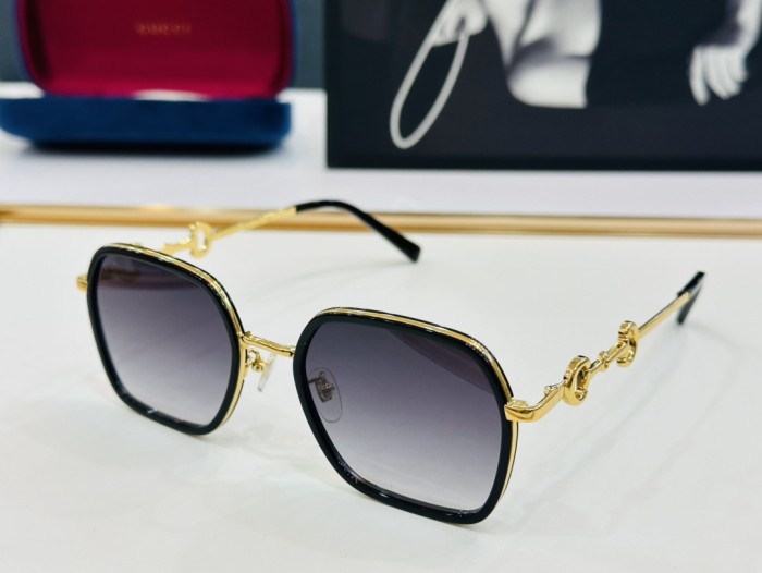 Gucci Sunglasses GG0670S SM051
