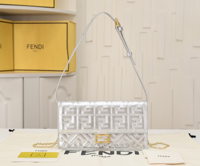 Fendi Baguette Bag 6611 LM061 21cm