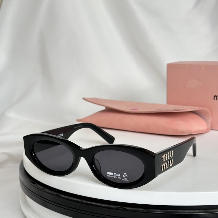 Miu Miu Sunglasses SMU11S SM061
