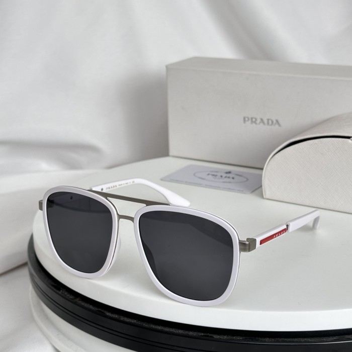 Prada Sunglasses SPR50YS SM061