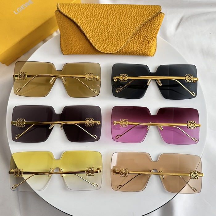 Loewe Sunglasses LW40072U SM041