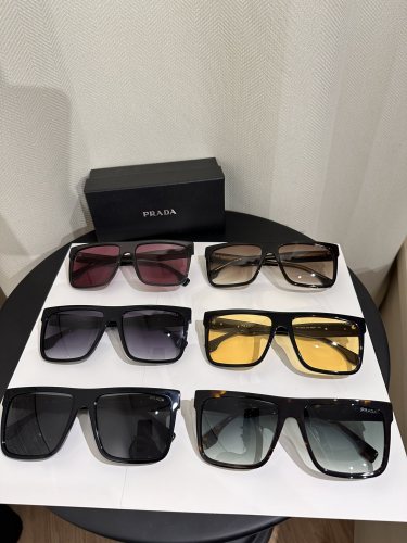 Prada Sunglasses SPR80ZS SM021
