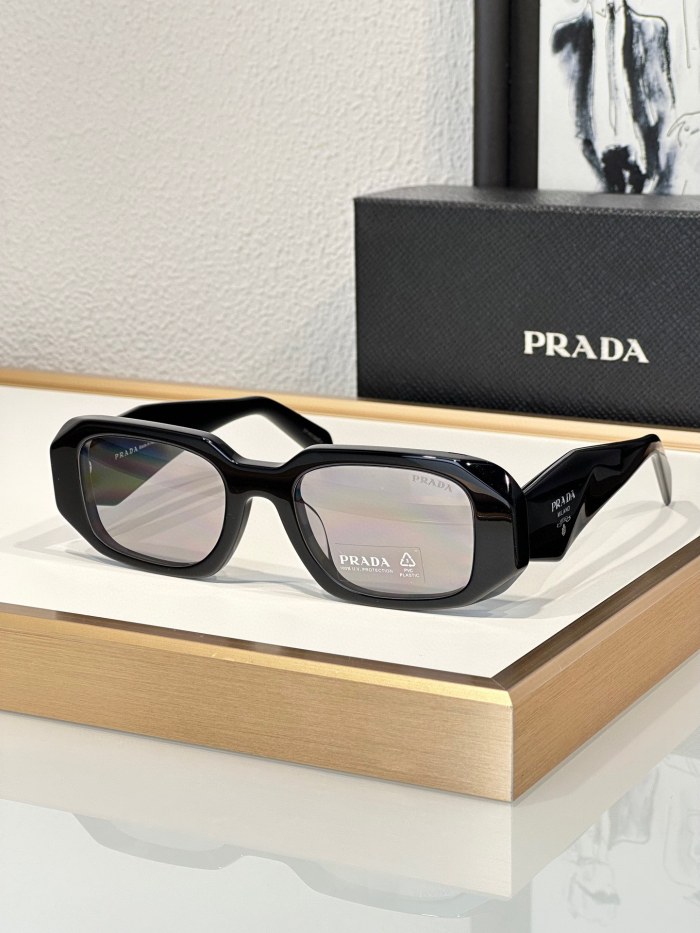 Prada Sunglasses SPR17w SM051