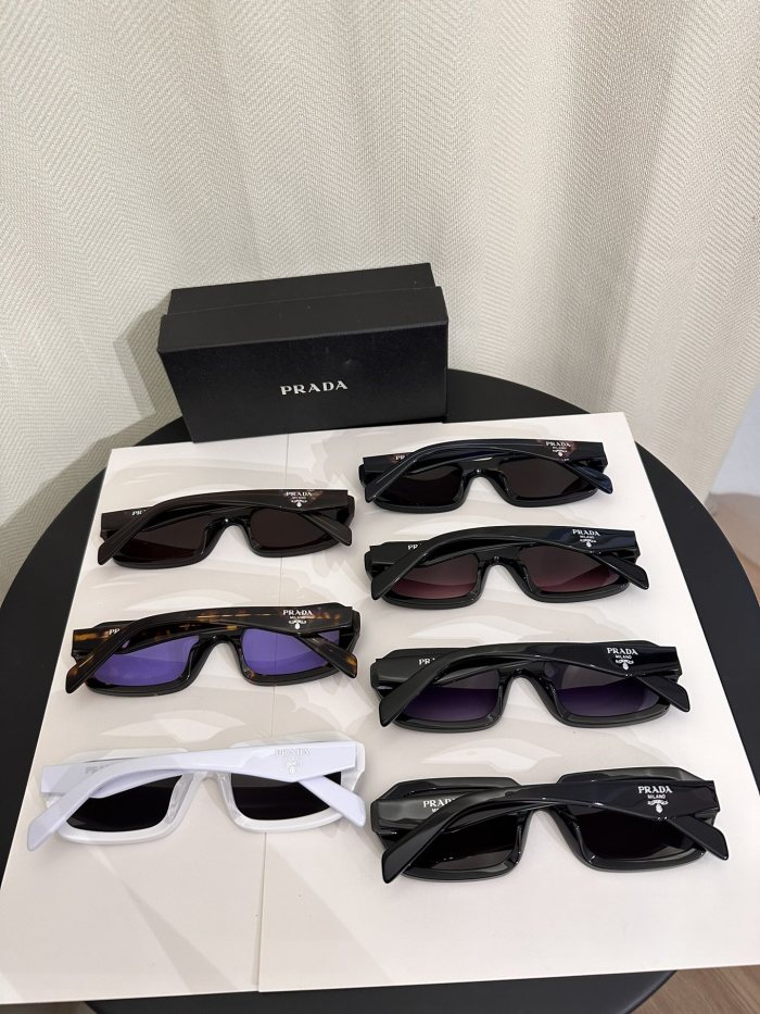 Prada Sunglasses SPRA12S SM021