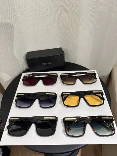 Prada Sunglasses SPR80ZS SM021