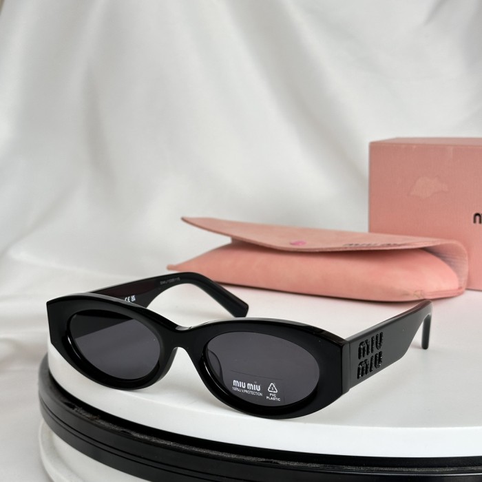 Miu Miu Sunglasses SMU11S SM061