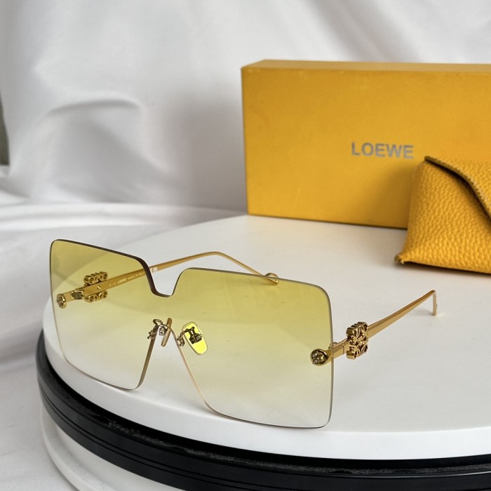 Loewe Sunglasses LW40072U SM041
