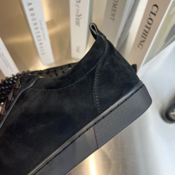 Christian Louboutin 002 Casual shoes XM023