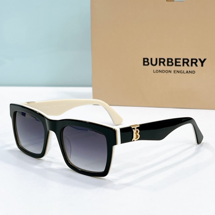 Burberry Sunglasses BE4421 SM021
