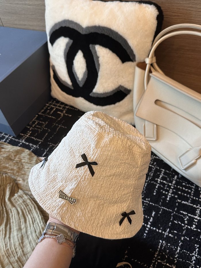 Burberry Hats 001