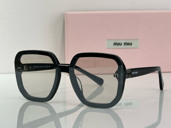 Miu Miu Sunglasses SMU265ys SM051