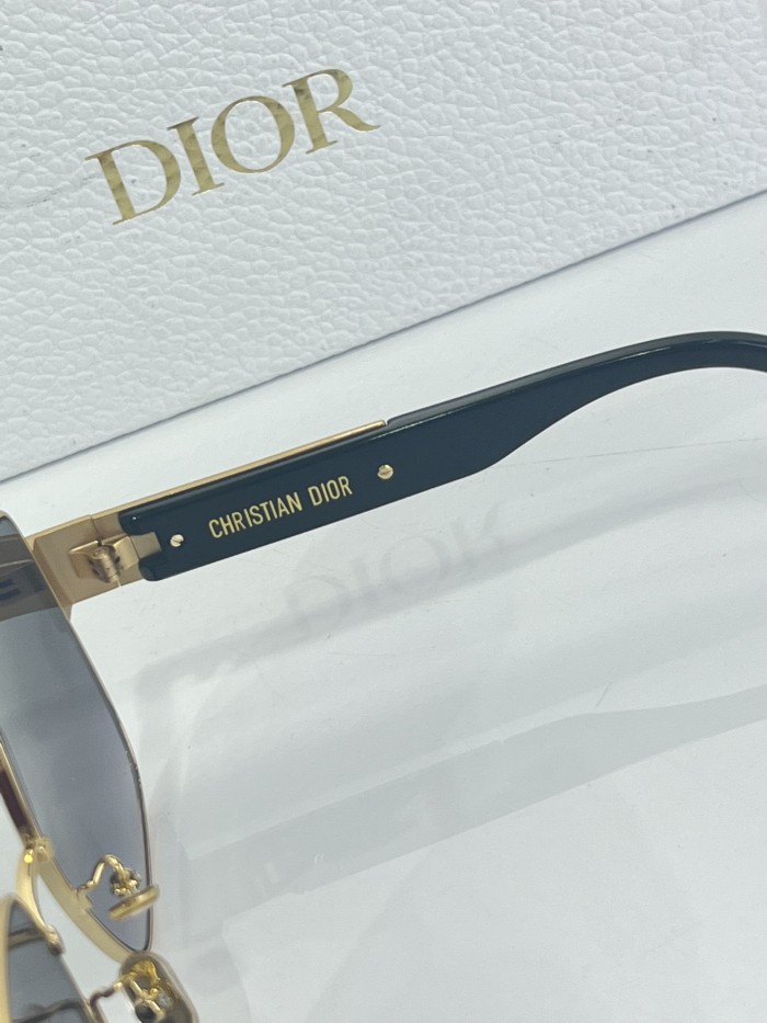 Dior Sunglasses SIGNATURE S4U SM041