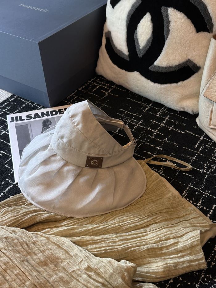 Loewe Hats 001