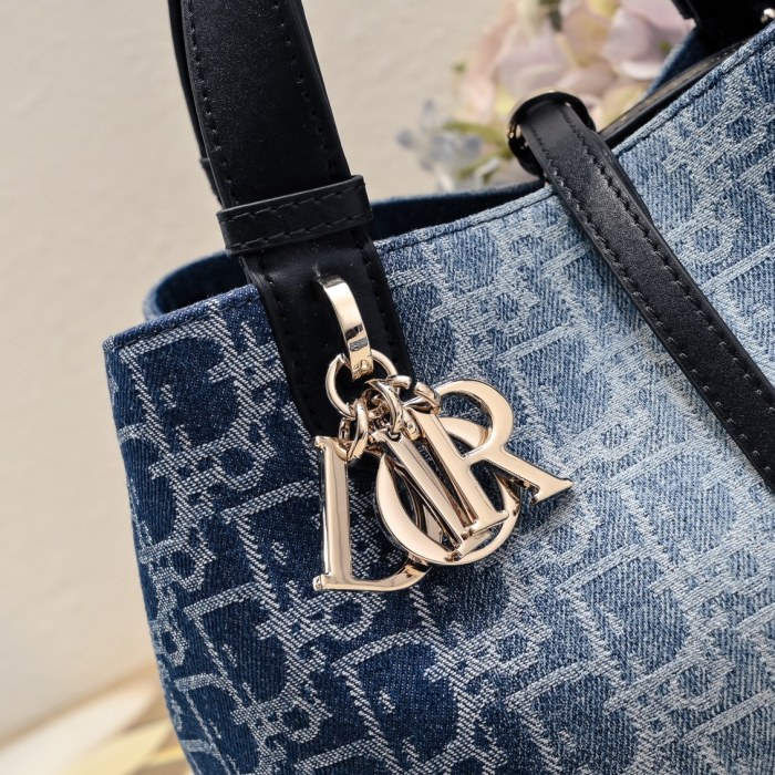 Dior Small Dior Toujours Bag 5888 LM081 23cm