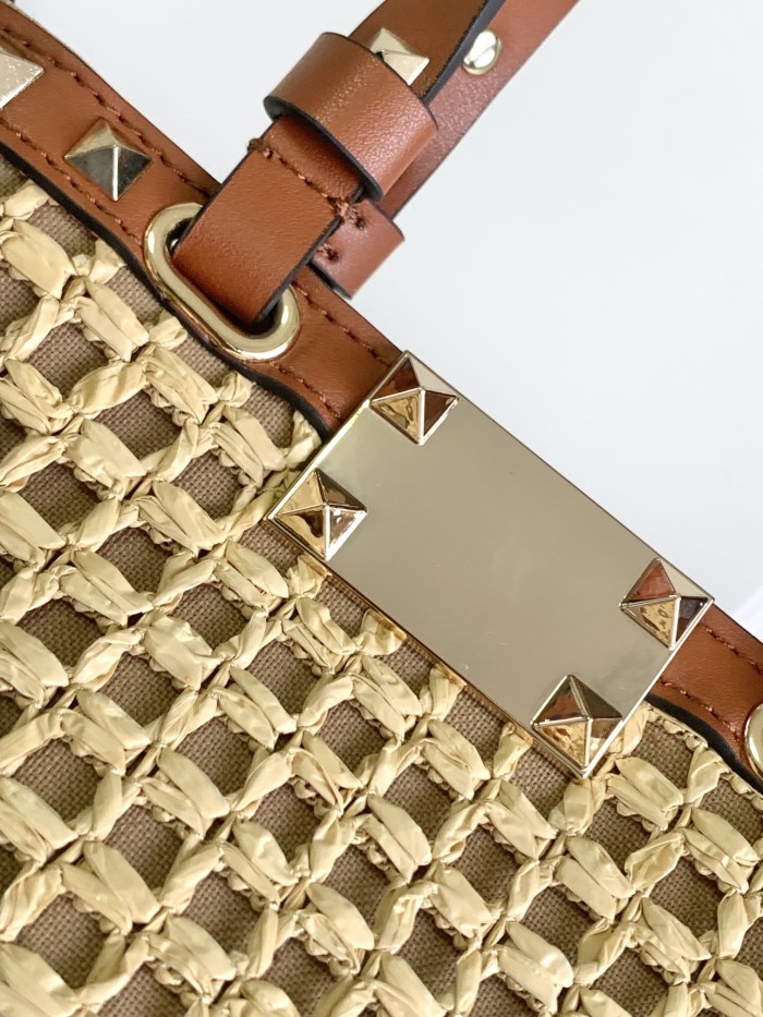 Valentino Rockstud Bucket Bag 5035 MTX571 18cm