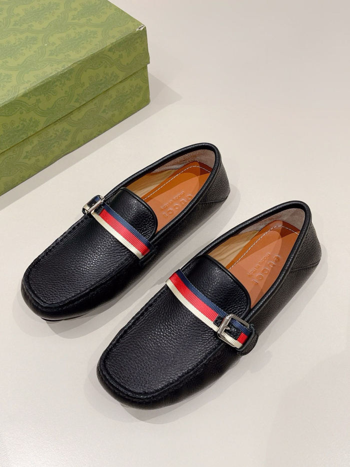 Gucci 032 Casual shoes HL053