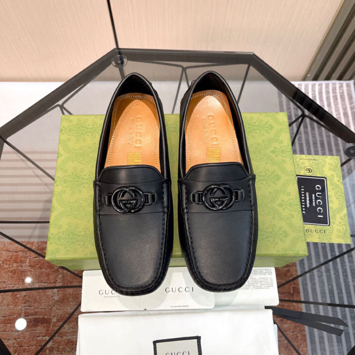 Gucci 032 Casual shoes HL053