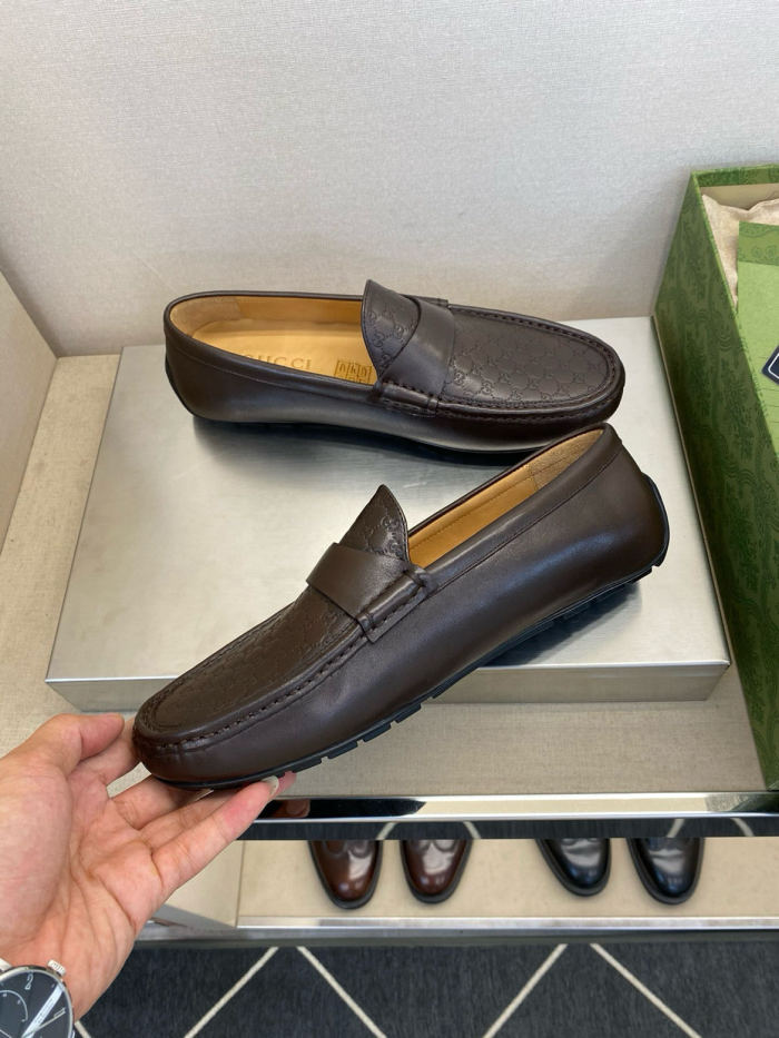 Gucci 032 Casual shoes HL053
