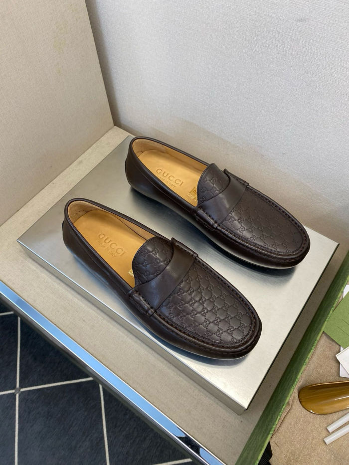 Gucci 032 Casual shoes HL053