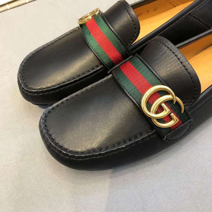 Gucci 032 Casual shoes HL053
