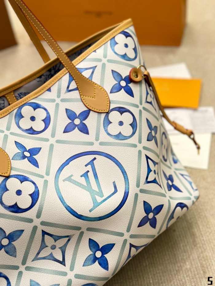 LV Neverfull 022 DB502 30cm