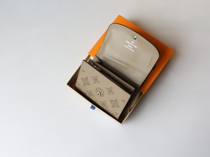 LV Iris Compact Wallet M62540 LM06 12cm
