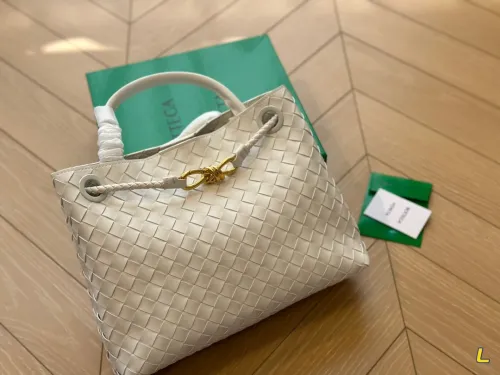 Bottega Veneta Andiamo Bag 007 DB002 33cm