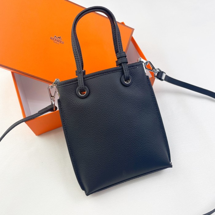 Hermes Shoulder Bag E944 LM061 18cm
