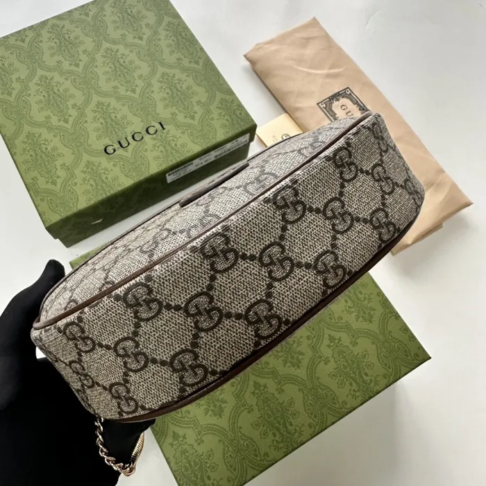Gucci HALF-MOON-SHAPED MINI BAG 726843 LM001 22cm