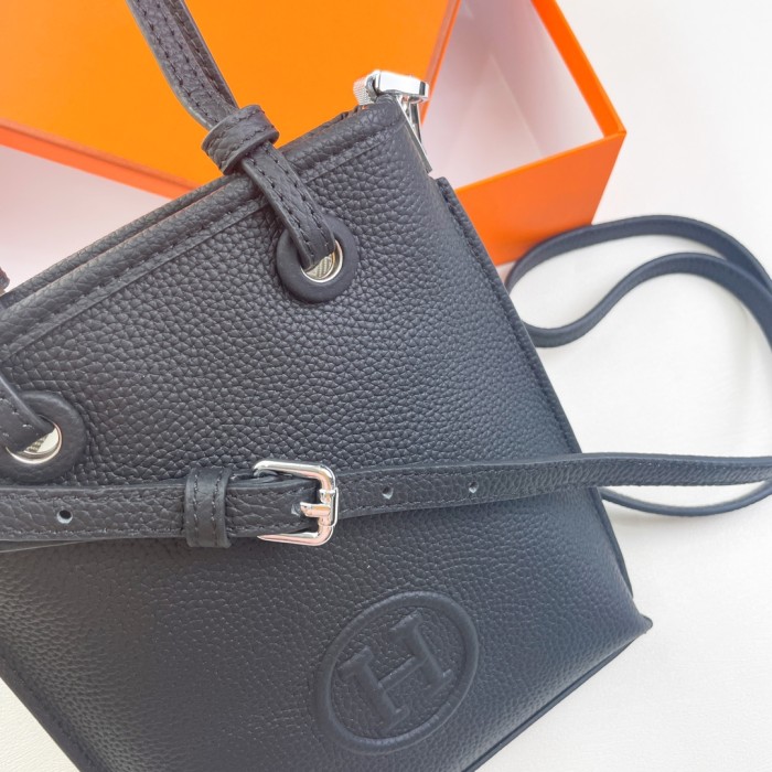 Hermes Shoulder Bag E944 LM061 18cm