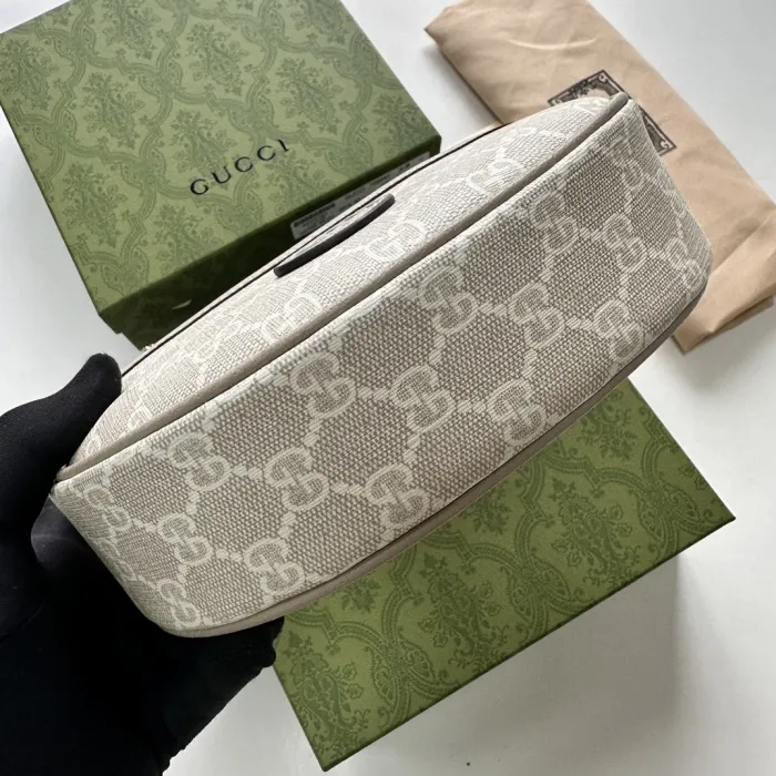 Gucci HALF-MOON-SHAPED MINI BAG 726843 LM001 22cm