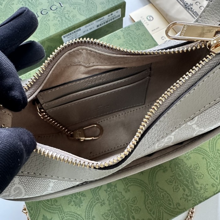 Gucci HALF-MOON-SHAPED MINI BAG 726843 LM001 22cm
