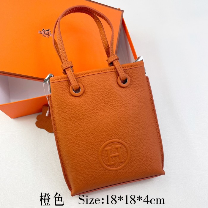 Hermes Shoulder Bag E944 LM061 18cm