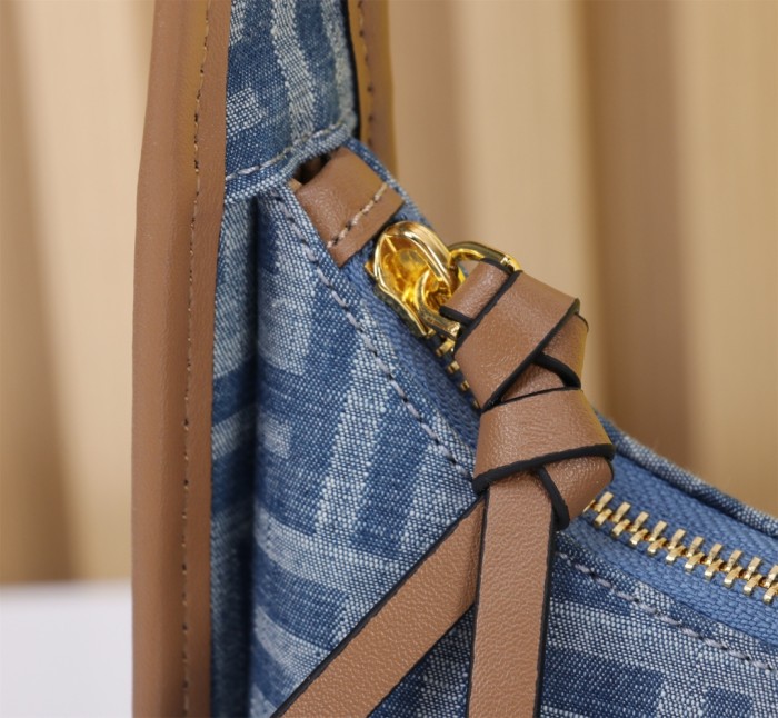 FENDI Fendessence Bag 8858 LM541 20.5cm