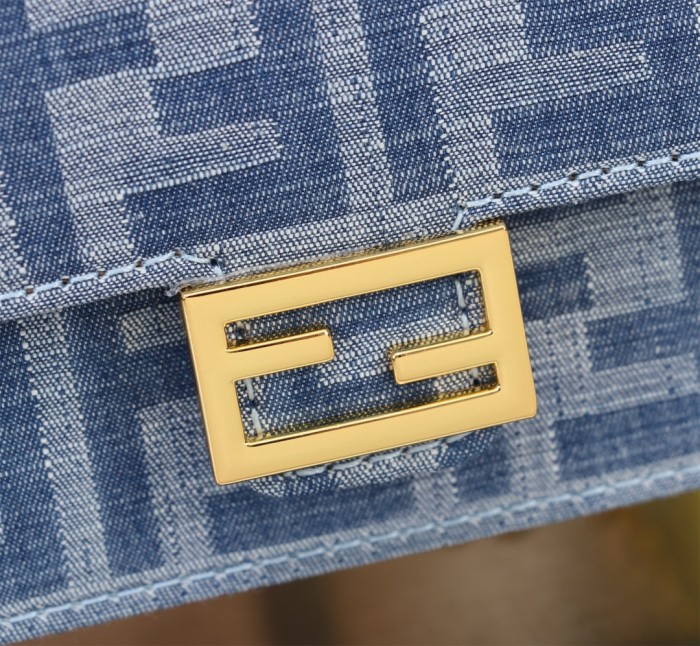 FENDI Baguette Bag 8856 LM531 21cm