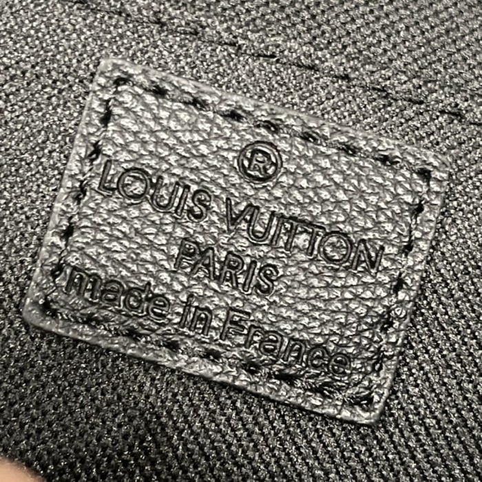 LV Montsouris Messenger Bag M47060 LM051 20cm