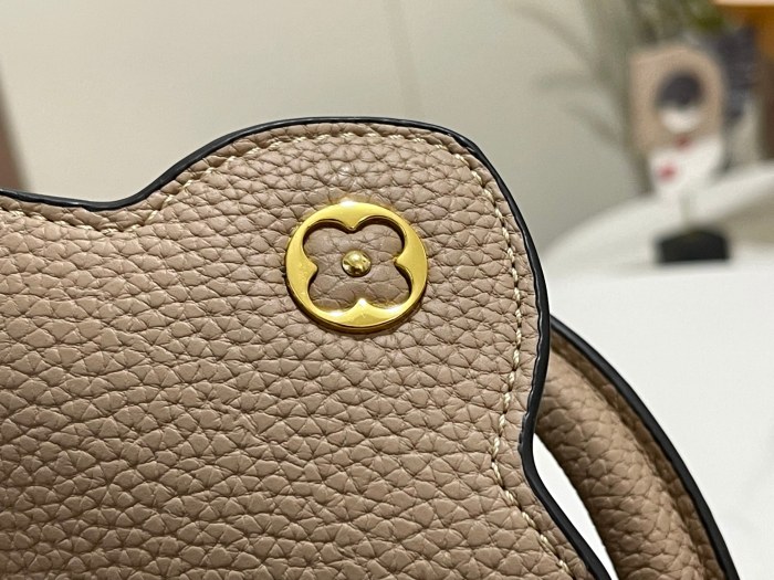 LV Capucines Bag M56071 LM091 21cm