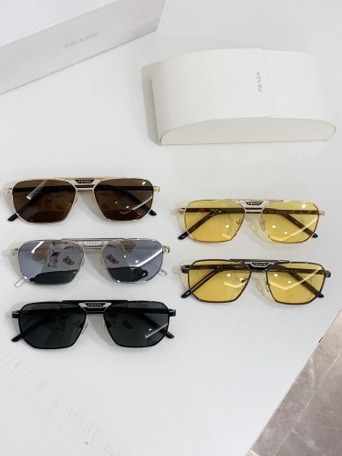 Prada Sunglasses SPR58Y SM011