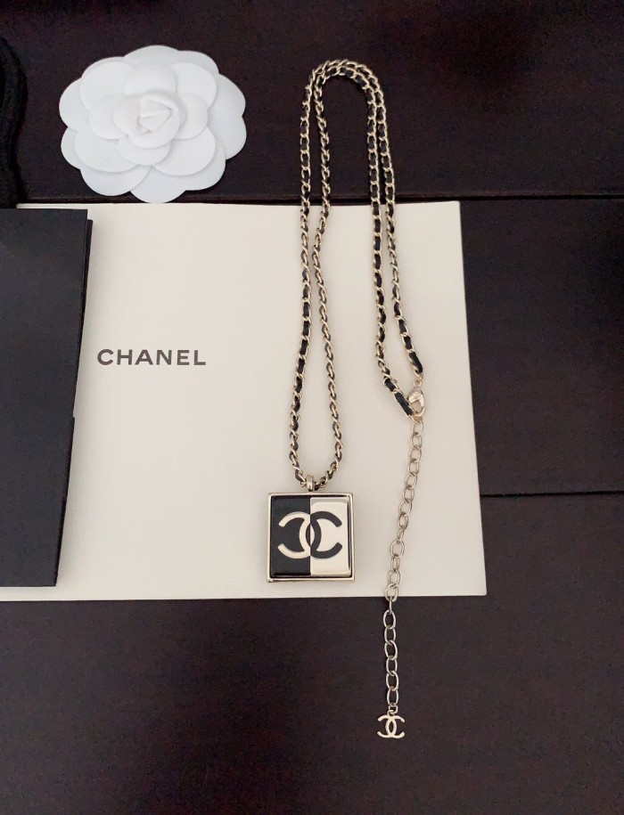 Chanel Necklace 017