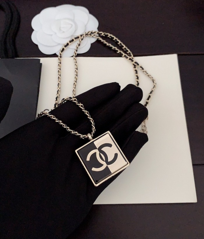 Chanel Necklace 017