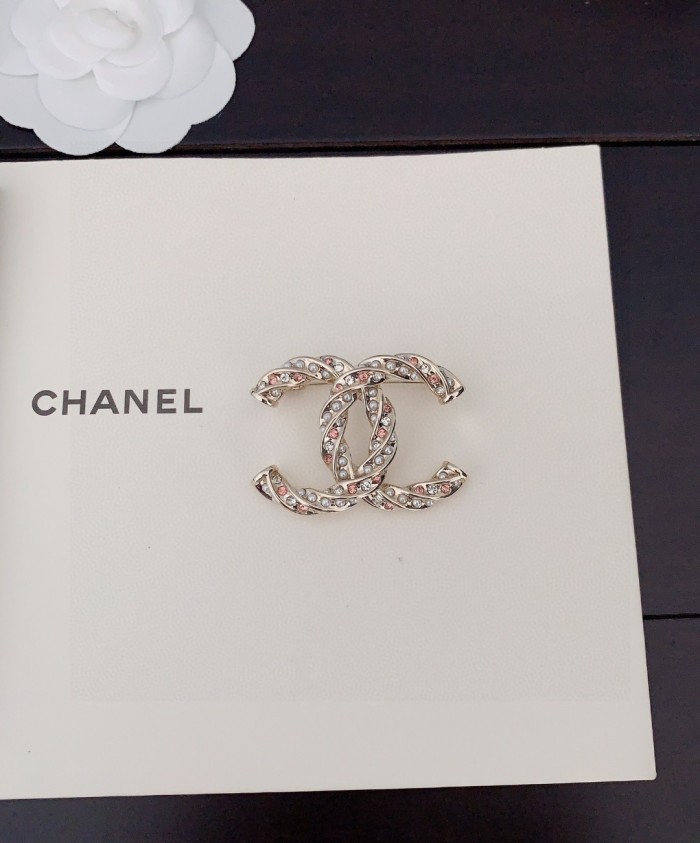 Chanel Brooch 008