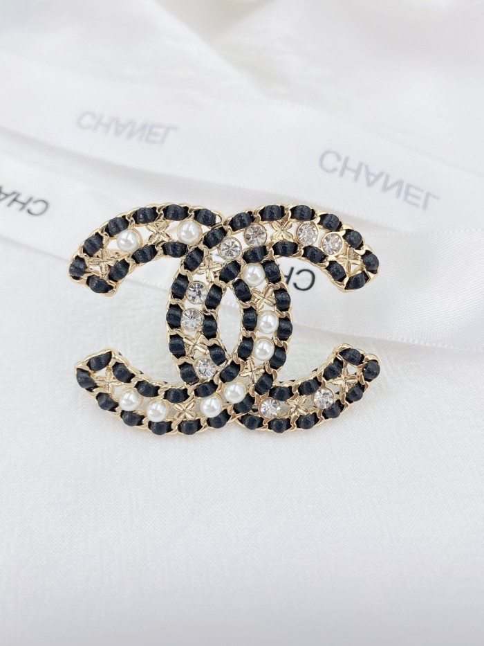 Chanel Brooch 011