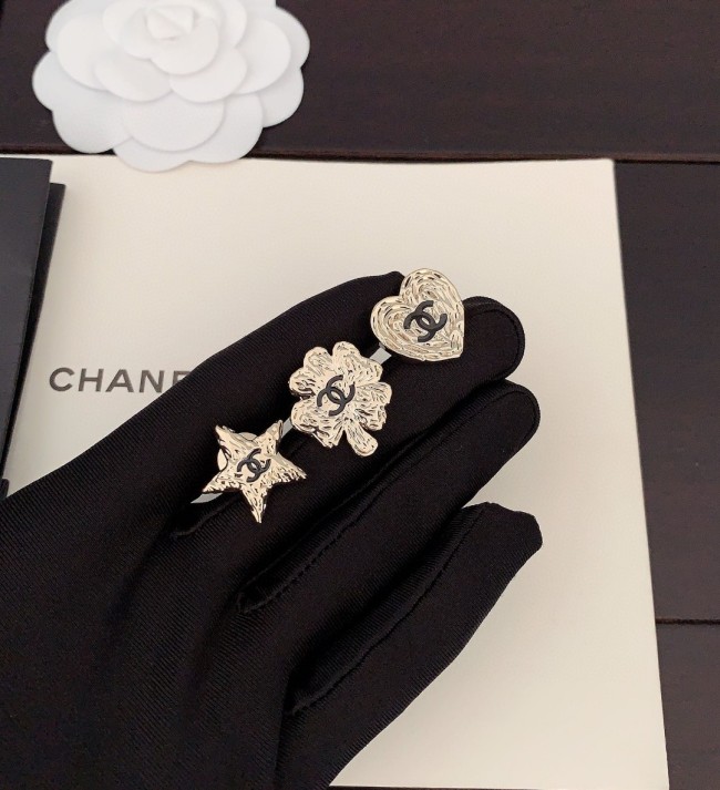 Chanel Brooch 007