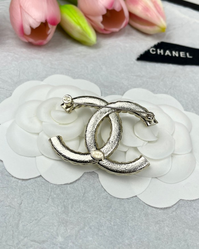Chanel Brooch 010