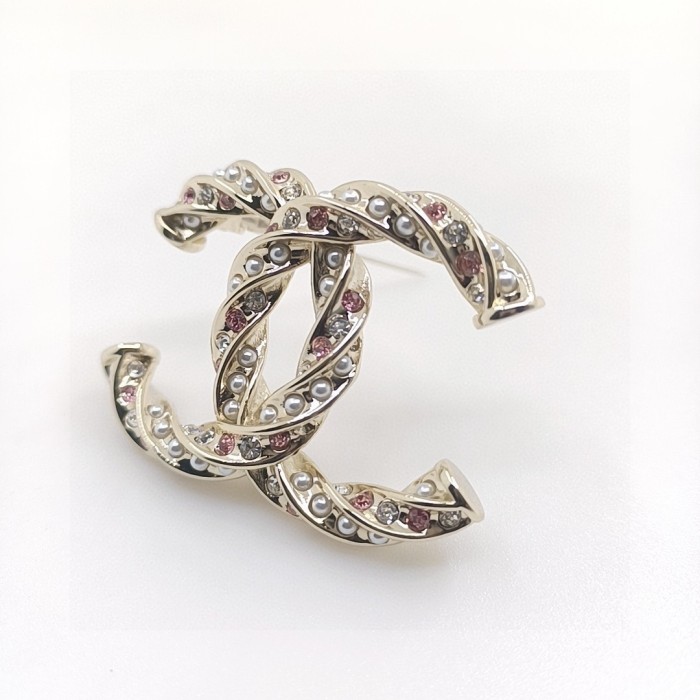 Chanel Brooch 008