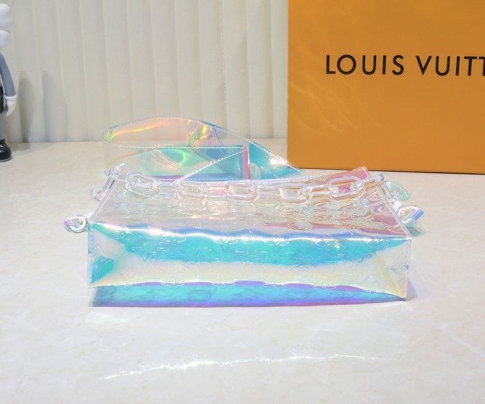 LV Toiletry Pouch On Chain M67692 LM061 25cm